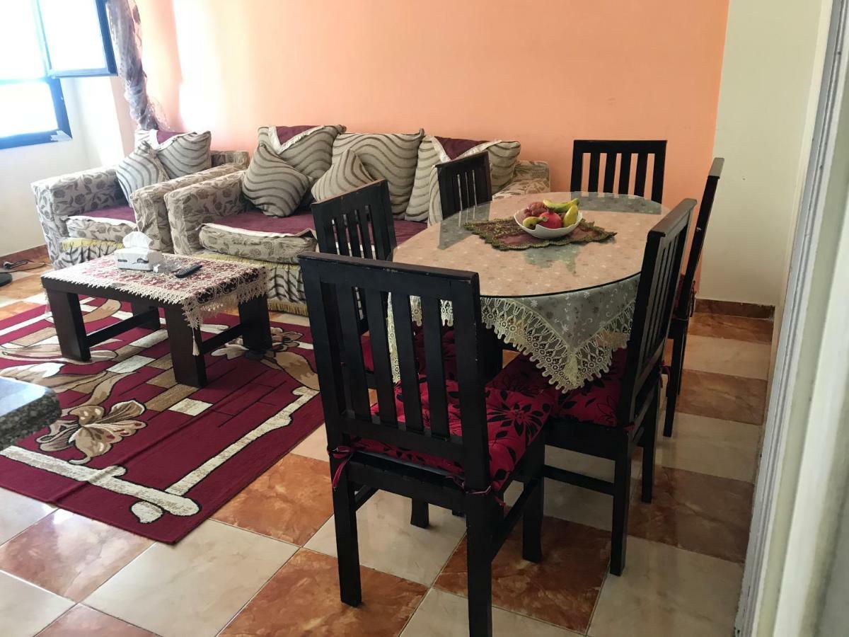 Cozy New 2 Bd Amazing Beach View Next To Hilton Hotel Family Only !العائلات فقط Alejandría Exterior foto